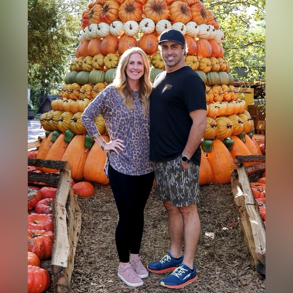 Meet your ❤️SUGGESTED USER❤️ posher, April - Picture 3 of 9